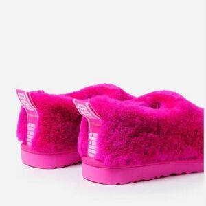 UGG Women's Classic Cozy Bootie Size 7 NWOB